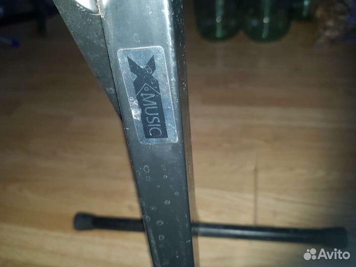 Стойка для синтезатора