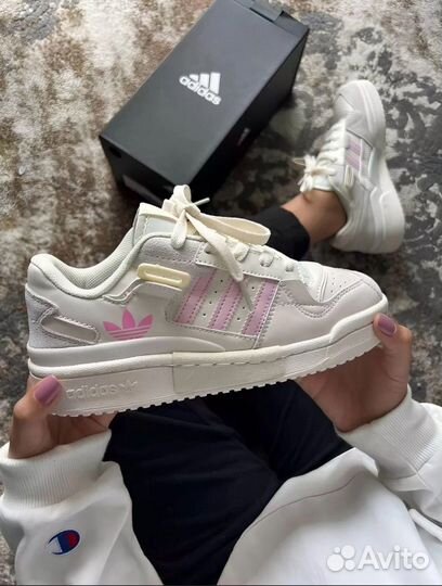 Кроссовки женские Adidas