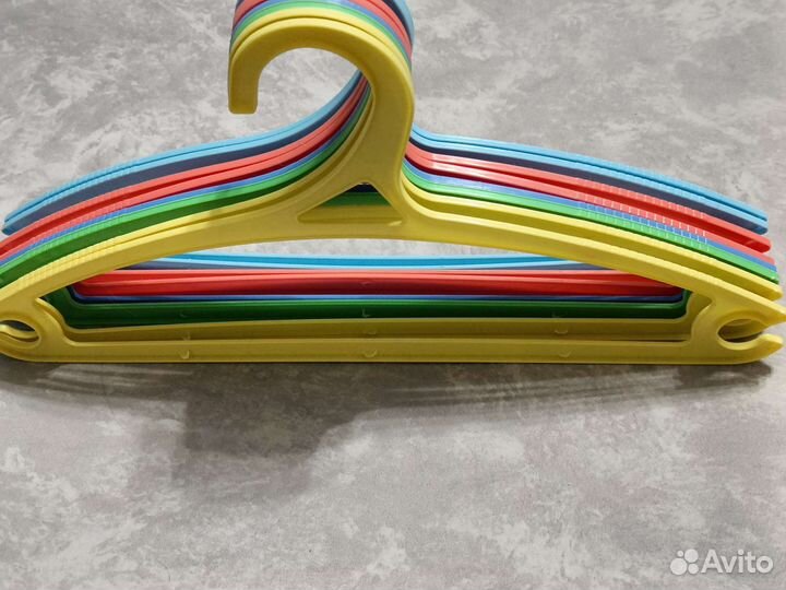 Вешалки для одежды