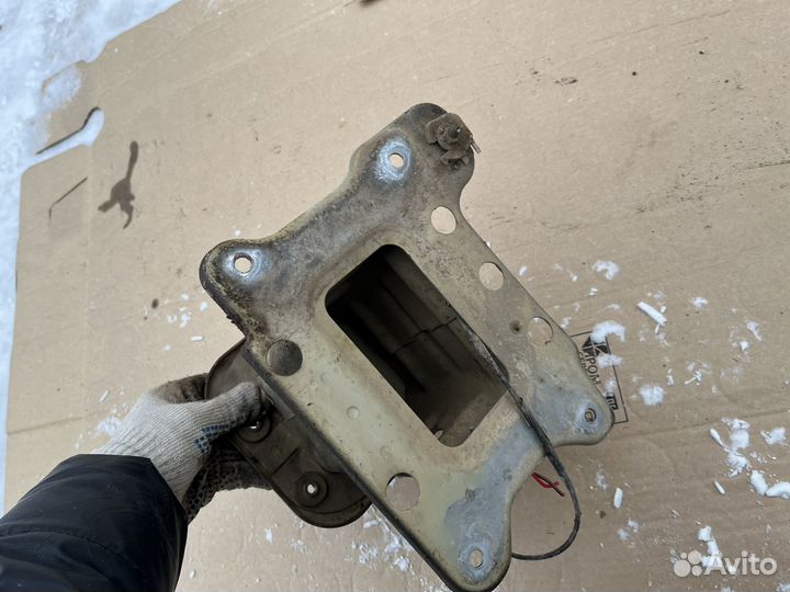 Кронштейн усилителя Опель Антара