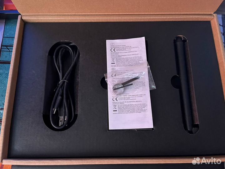 Графический планшет One by Wacom Medium