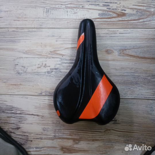 Седло для велосипеда кожаное