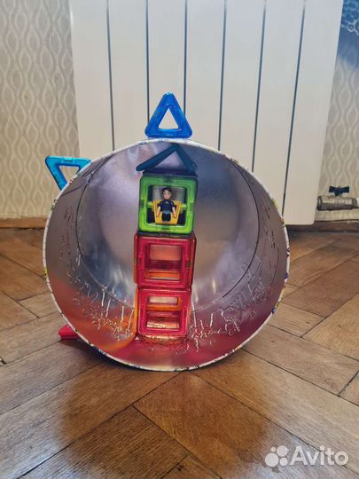 Металлическая коробка