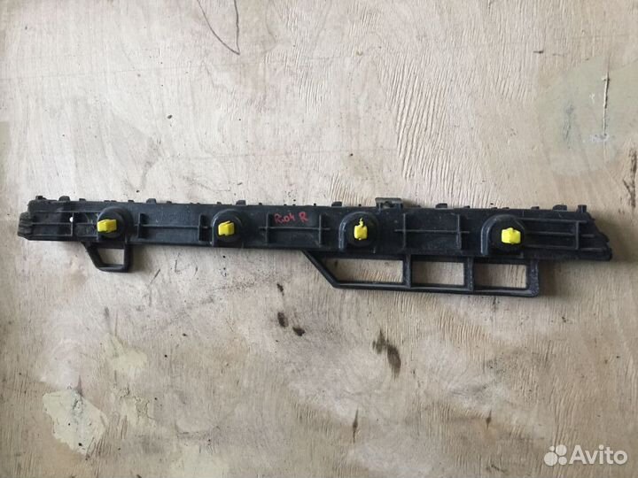 Кронштейн заднего бампера правый Киа Рио Kia Rio 4