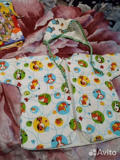 Распашонка и чепчик