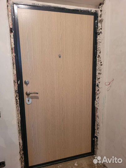 Дверь входная металлическая
