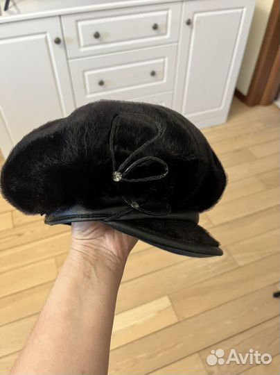 Женская меховая кепка