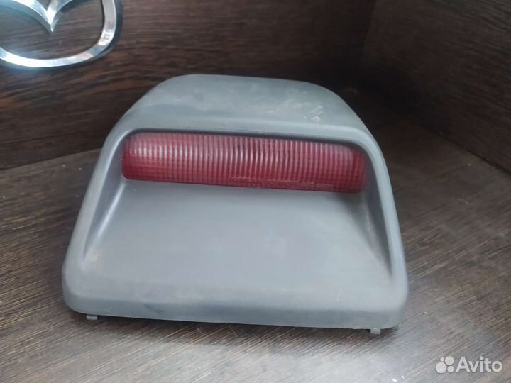 Стоп сигнал салонный ниссан блюберд HU14