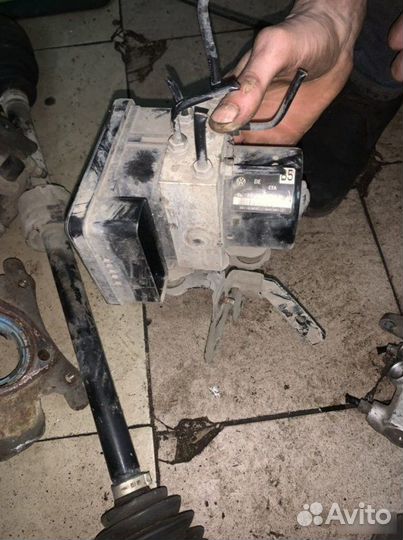 Блок ABS Volkswagen Touran