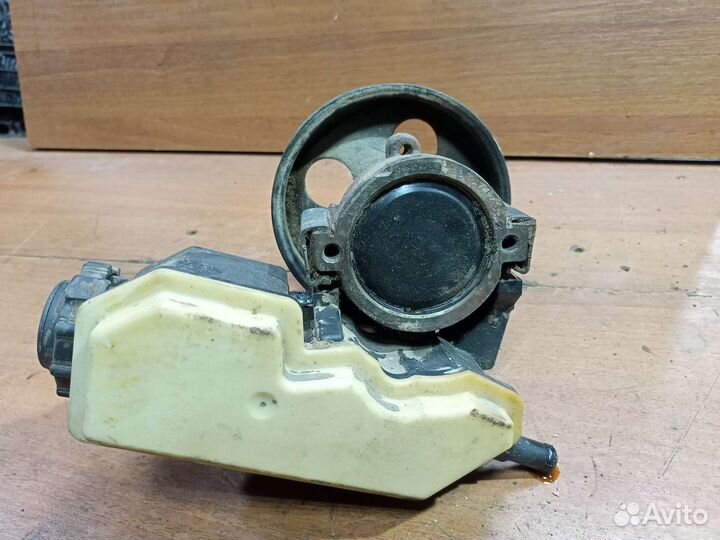 Насос гидроусилителя руля Opel Vectra B