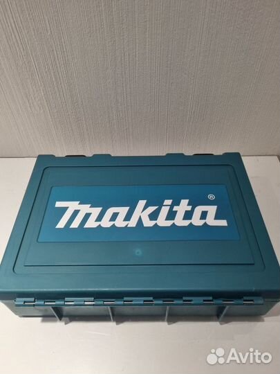 Перфоратор оригинал новый Makita HR2470