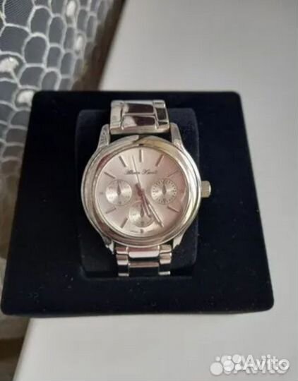 Часы женские. Купальник