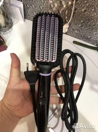 Расческа-выпрямитель новая