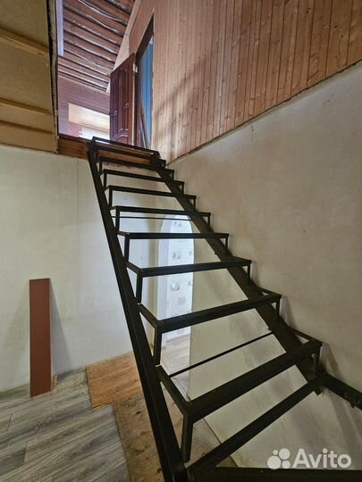 Металлокаркас лестницы