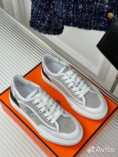 Женские кроссовки hermes