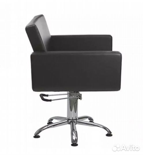 Туалетный столик и парикмахерское кресло