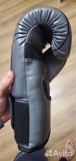 Боксерские перчатки 12 oz новые