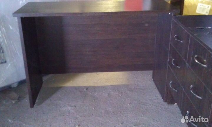 Рабочий стол с тумбой б/у