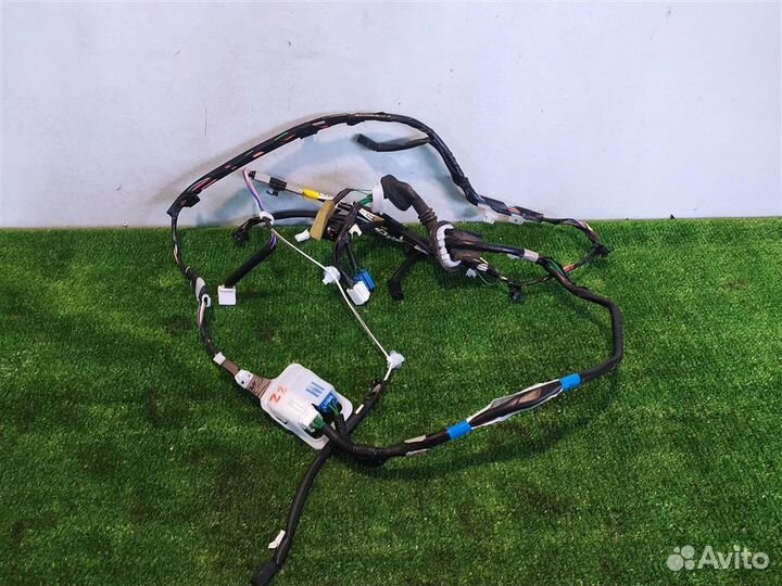 Проводка багажника Toyota Auris E150 2010