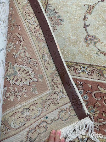 Ковер шерстяной