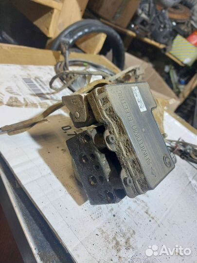 Блок ABS (насос) Mitsubishi Lancer 9 2003-2008