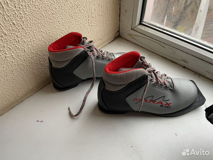 Лыжные ботинки