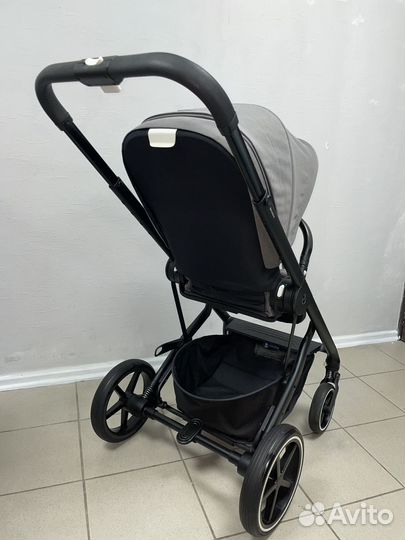 Коляска и автокресло с базой Cybex