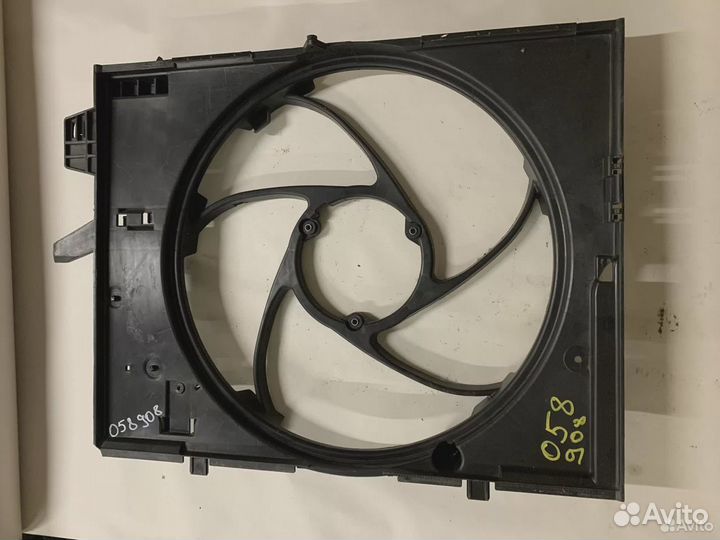 Корпус вентилятора охлаждения Bmw E60