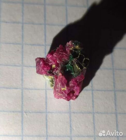 Рубин уральский яркого цвета, с. Мурзинка