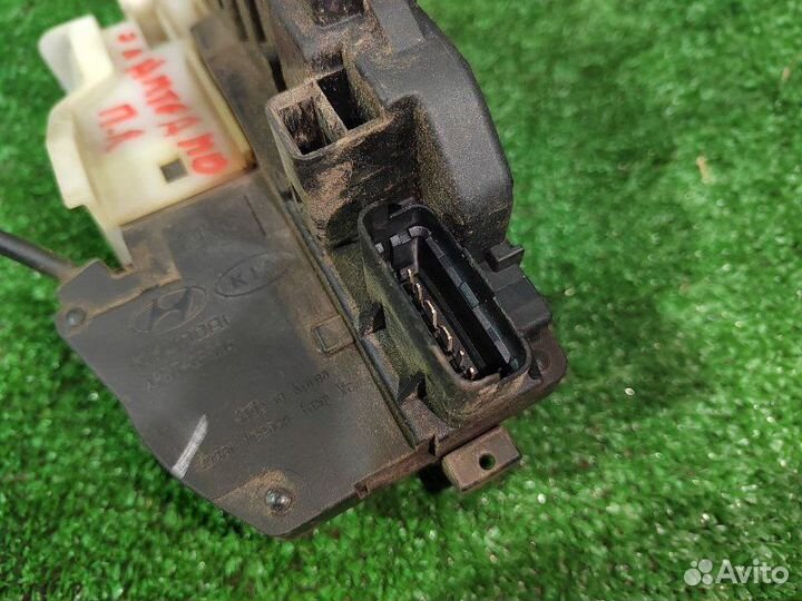 Замок двери передний правый Hyundai Elantra HD