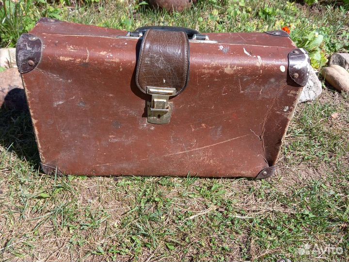 Чемодан антикварный