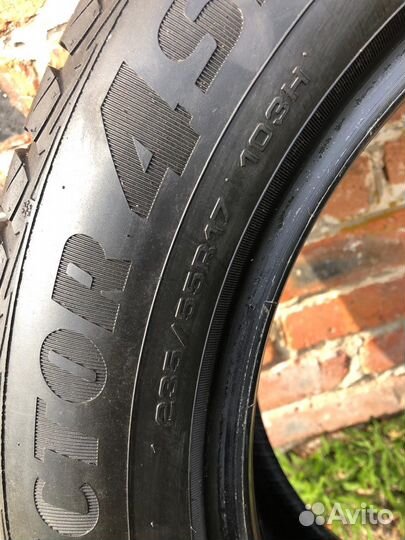 Goodyear Vector 4Seasons 235/55 R17