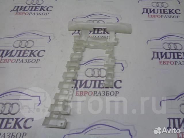 Кронштейн (сопут. товар) VW Touareg 2002-2010