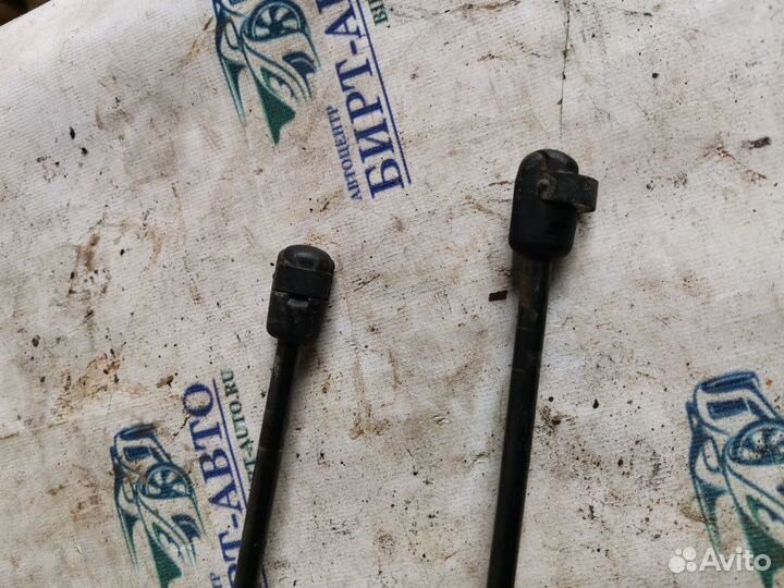 Амортизатор крышки багажника Ford Focus III (2011—