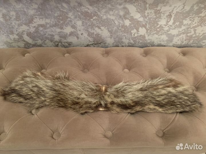 Воротник из меха енота