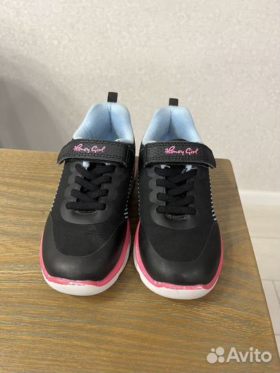 Кроссовки для девочки