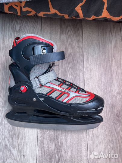 Коньки хоккейные