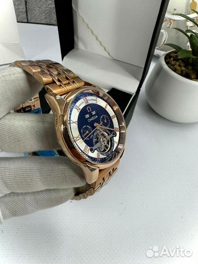 Механические наручные часы Omega