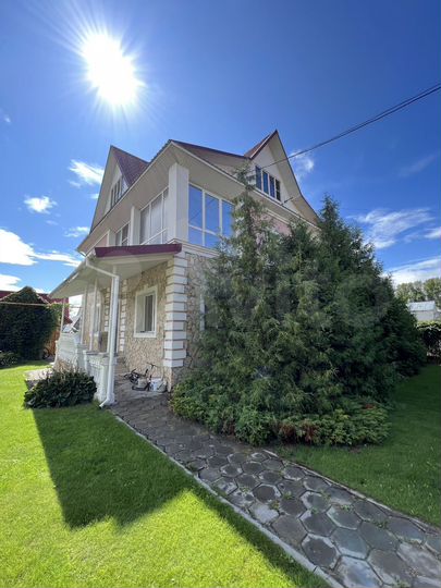 Дом 201 м² на участке 11 сот.