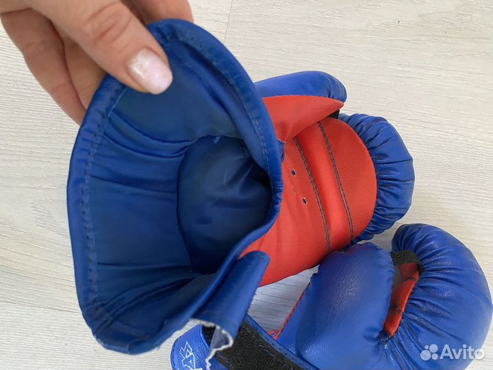 Боксерские перчатки