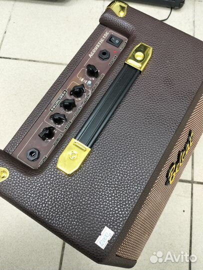 Комбоусилитель для электроакустической гитары 15Вт