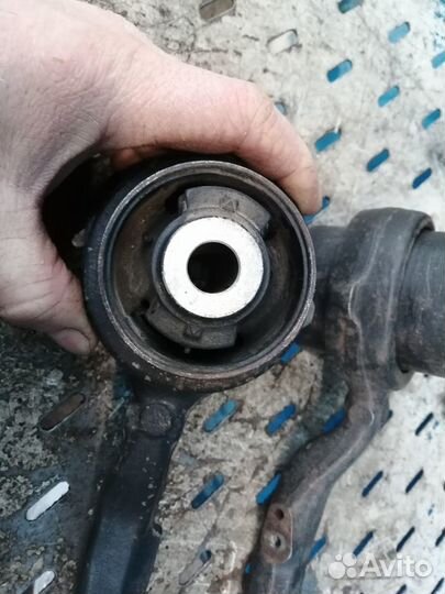 Рычаг передней подвески Lexus Ls460