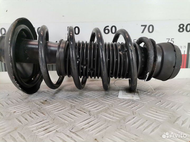 Стойка для Volkswagen Golf 4