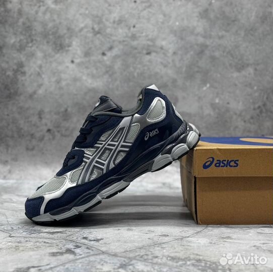 Синие кроссовки asics urban core