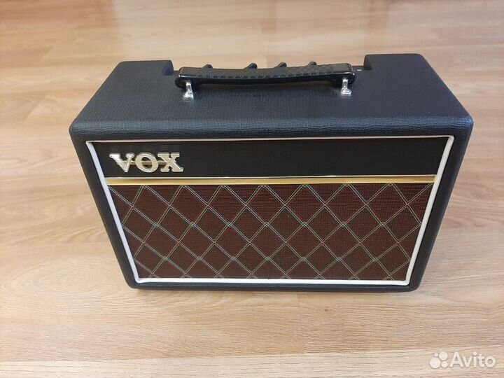 Гитарный комбоусилитель