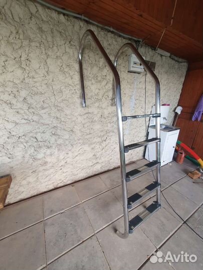 Лестница для бассейна