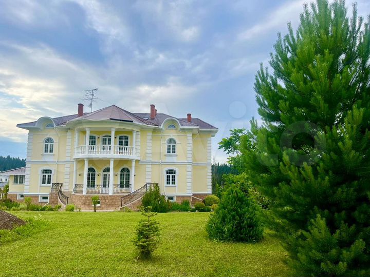 Коттедж 550 м² на участке 50 сот.