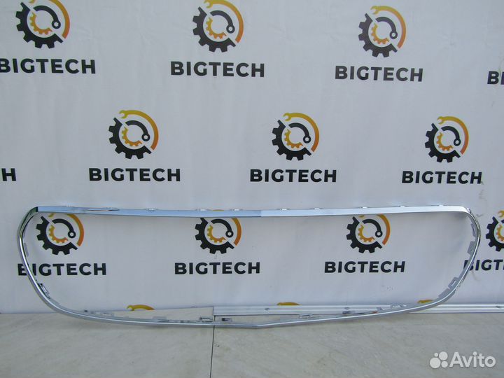 Молдинг решетки радиатора Mercedes A2138850200