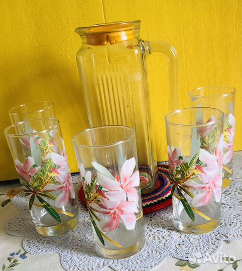 Графин со стаканами