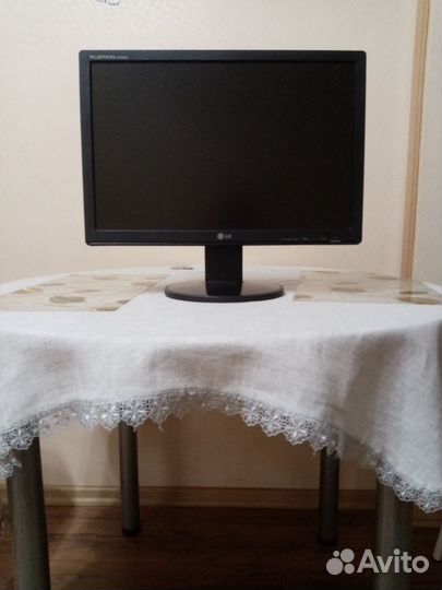 Монитор LG W1942S